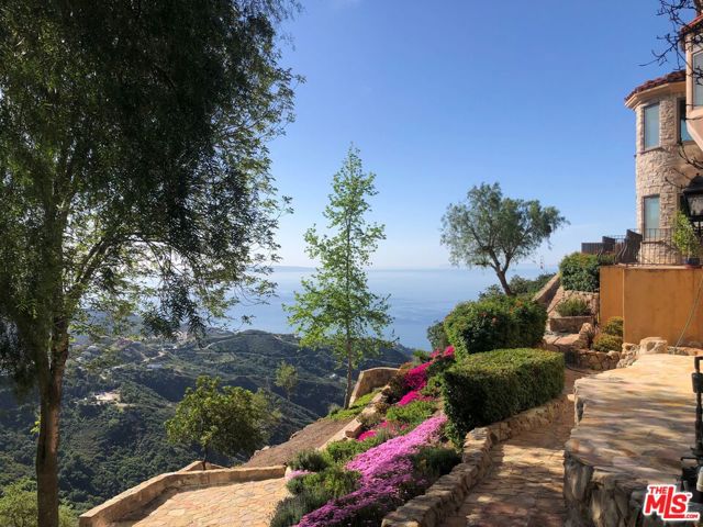 24734 W Saddle Peak Road, Malibu CA: https://media.crmls.org/mediaz/df187d0a-b047-41fb-8fa9-9e4e0302912e.jpg