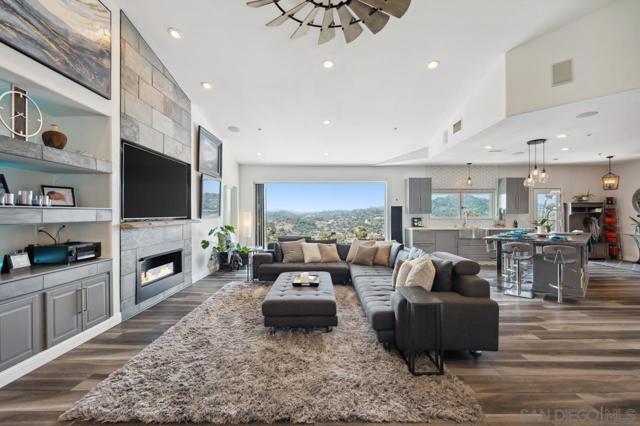 9420 Crest Drive, Spring Valley CA: https://media.crmls.org/mediaz/df1945cf-2760-4630-81b2-3fab650d807a.jpg
