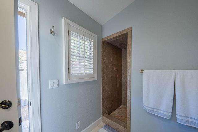 25547 Meadowview Circle,  CA: https://media.crmls.org/mediaz/df194b5f-273b-4b9f-ae41-a011166da4da.jpg