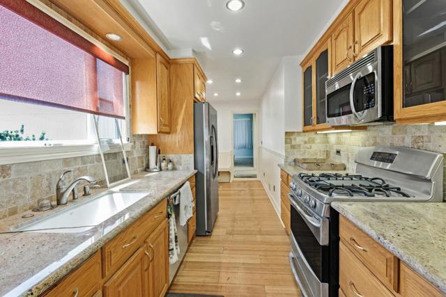 200 Cayuga Avenue, San Francisco CA: https://media.crmls.org/mediaz/df1951d7-a021-4456-b6f1-eeb3a528c8b1.jpg