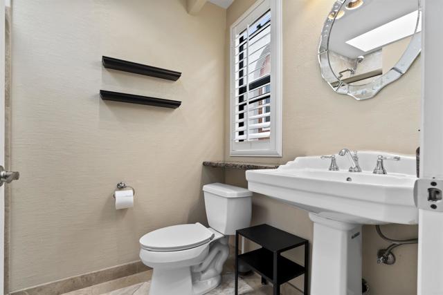 Image 19 of 27 For 4092 Riviera Drive 3