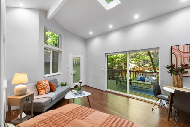 18460 Circle Drive, Los Gatos CA: https://media.crmls.org/mediaz/df19d4ec-3a3d-40d7-932f-9e81784819b8.jpg