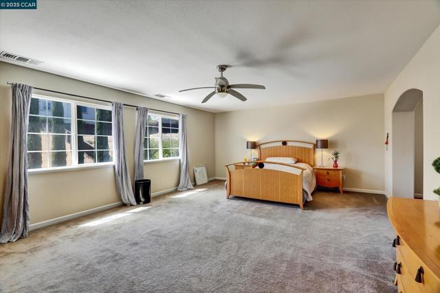 4007 Oak Knoll St, Antioch CA: https://media.crmls.org/mediaz/df1a1b45-749e-4891-914f-1236dd524ee5.jpg