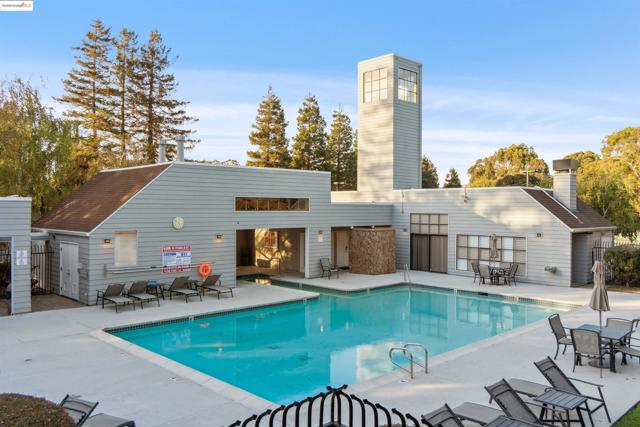 3732 Northridge Dr, Richmond CA: https://media.crmls.org/mediaz/df1a2388-42c7-4d55-832c-5bf8ff08f7b2.jpg