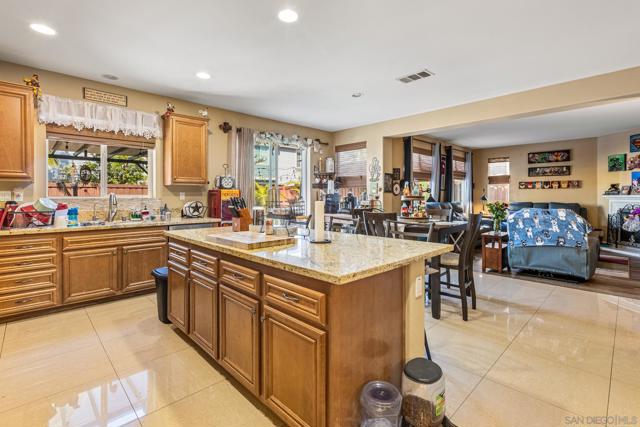 1299 Bellingham, Oceanside CA: https://media.crmls.org/mediaz/df1a6609-6772-490e-9dc9-8b8bd486b090.jpg