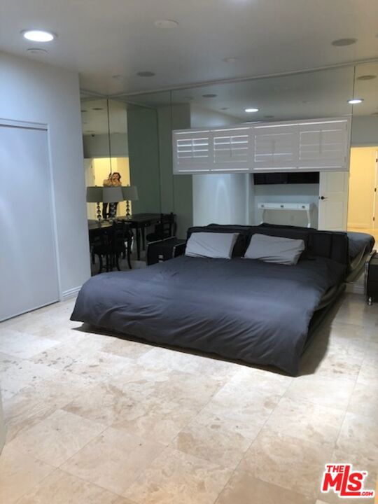 10521 ALMAYO Avenue, Los Angeles CA: https://media.crmls.org/mediaz/df1a729d-fdf2-4f9d-a72f-e923ce469fa5.jpg