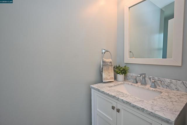 383 Caravelle Dr, Walnut Creek CA: https://media.crmls.org/mediaz/df1aea98-6930-4c5d-8ad1-7cf8e0aa6658.jpg