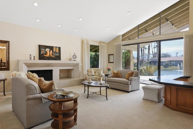 109 Deer Spring Way, Palm Desert, CA 92211
