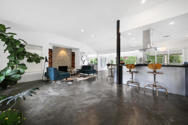 71520 Gardess Road, Rancho Mirage CA: https://media.crmls.org/mediaz/df1b7dac-f0ab-4dd5-9ee7-3a8449a439c1.jpg