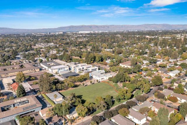 543 Toft Street, Mountain View CA: https://media.crmls.org/mediaz/df1bbd3a-b422-42ca-9f8b-0c2ed4ee0db7.jpg