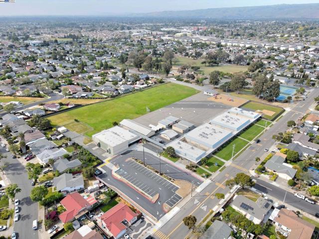 38243 Manzanita St, Newark CA: https://media.crmls.org/mediaz/df1c6664-f701-4c9e-a0d4-f246be4a7379.jpg