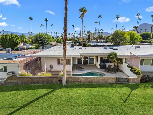46205 Burroweed Lane, Palm Desert CA: https://media.crmls.org/mediaz/df1c7dc1-13b1-44f5-ab2c-81cbacd17967.jpg