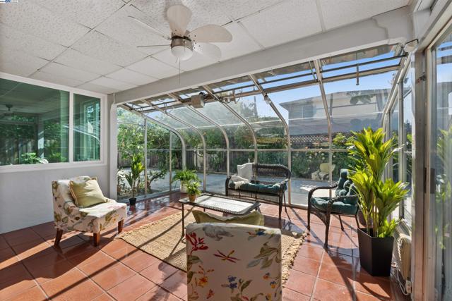 5095 Nottingham Ct, Newark CA: https://media.crmls.org/mediaz/df1d21ec-4621-49b9-8009-585dceb141d5.jpg