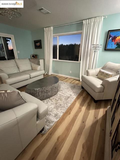 2269 Cypress AVE, San Pablo CA: https://media.crmls.org/mediaz/df1eabf9-4c90-4c06-992d-b75dad6ef858.jpg