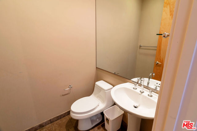 5350 Playa Vista Drive, 14 photo 8