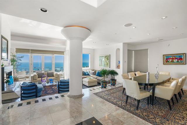 5756 La Jolla Corona Dr, La Jolla CA: https://media.crmls.org/mediaz/df1fc29d-64de-45cc-beaa-741509be8e2a.jpg