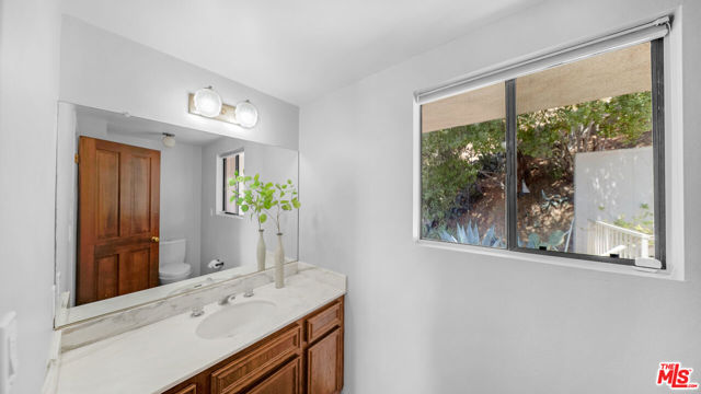 966 Bluegrass Lane, Los Angeles CA: https://media.crmls.org/mediaz/df2044e4-353e-4f1a-a2d2-c8321a7720b5.jpg