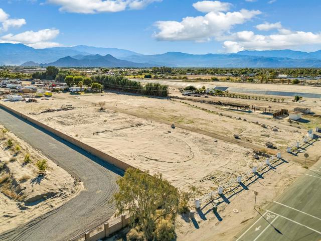 79505 Avenue 38, Indio CA: https://media.crmls.org/mediaz/df2067a3-7436-40a0-aff8-230e2422ce18.jpg