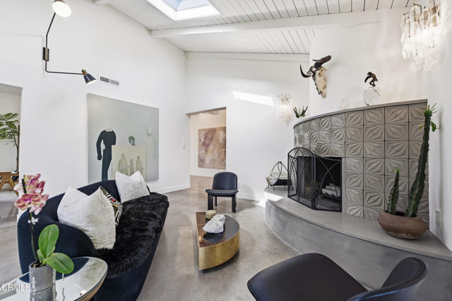 34 Vientos Road, Camarillo CA: https://media.crmls.org/mediaz/df20a2df-a63d-4c26-a05f-385d8d9c8ac4.jpg