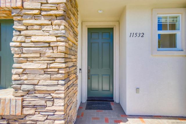 11532 Creekstone Lane, San Diego CA: https://media.crmls.org/mediaz/df20e968-7533-4671-80db-d2bf933c8e60.jpg