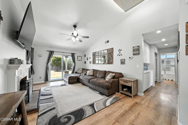 241 Cottonwood Lane, Fillmore CA: https://media.crmls.org/mediaz/df20f5f1-cf6e-4c94-b9d0-56b516ddcd54.jpg