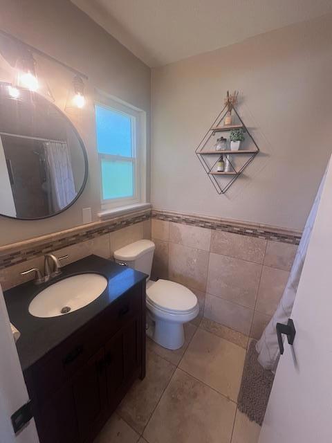 908 Bancroft Ave, Half Moon Bay CA: https://media.crmls.org/mediaz/df211b59-19c6-4db3-a60b-8a6afd2546ae.jpg
