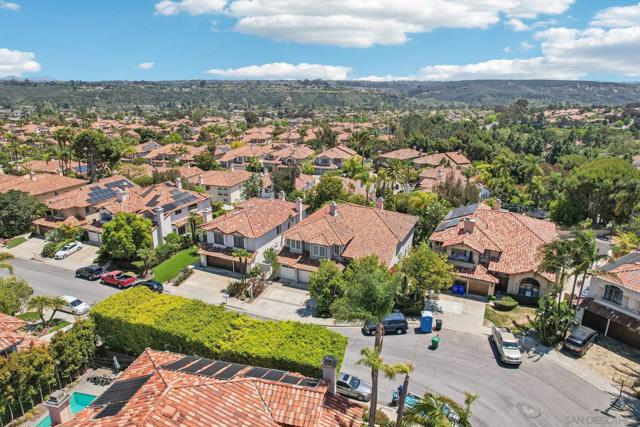 4961 Concannon Ct, San Diego CA: https://media.crmls.org/mediaz/df2121c2-61b7-4f3d-bd9a-4667d3993117.jpg