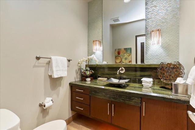 72 Royal Saint Georges Way, Rancho Mirage CA: https://media.crmls.org/mediaz/df22403b-3b69-46ca-b5f7-2f4c89e780d6.jpg