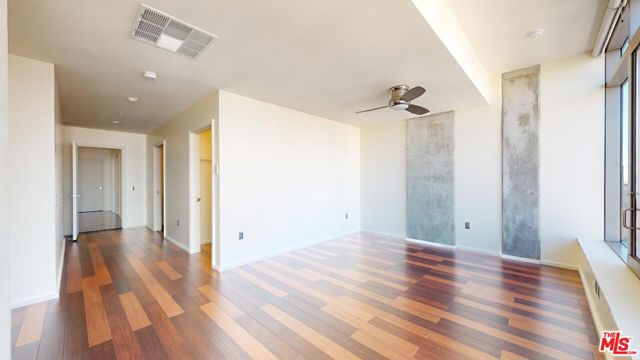 1155 S Grand Avenue, Los Angeles CA: https://media.crmls.org/mediaz/df22d551-78f8-4fa8-aa0c-79d598152572.jpg