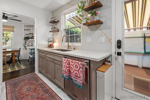 800 3rd St, Coronado CA: https://media.crmls.org/mediaz/df23dd6a-51e1-4b52-8213-a6fa4e632716.jpg