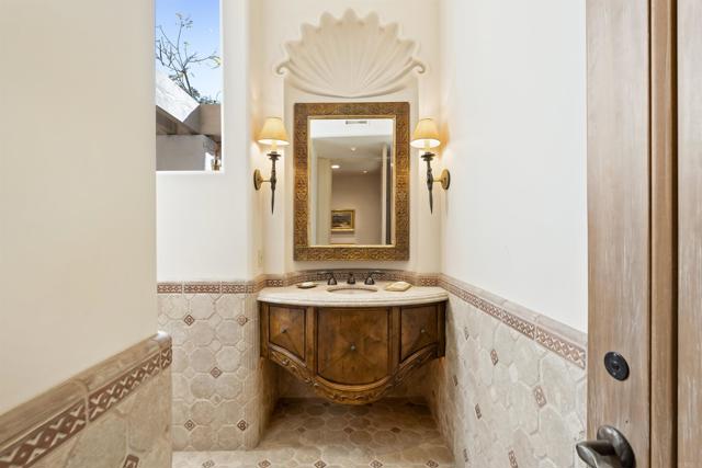 17037 El Mirador, Rancho Santa Fe CA: https://media.crmls.org/mediaz/df23f215-cdc5-4de1-aefd-fca187b26f05.jpg