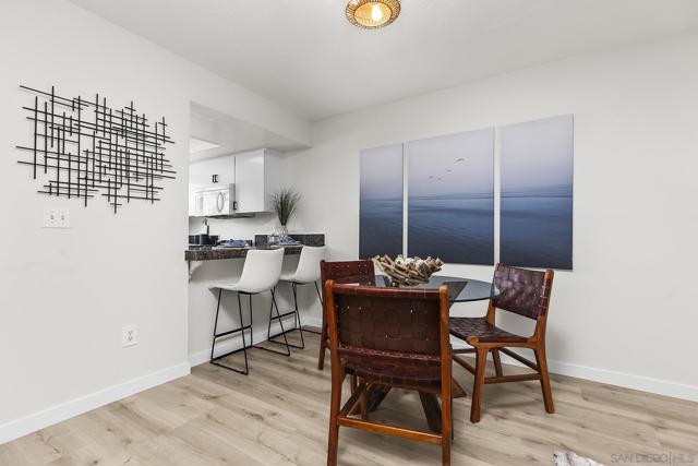 3985 Wabaska Dr, San Diego CA: https://media.crmls.org/mediaz/df2494e8-4039-4482-9178-b61d9c0a5d75.jpg
