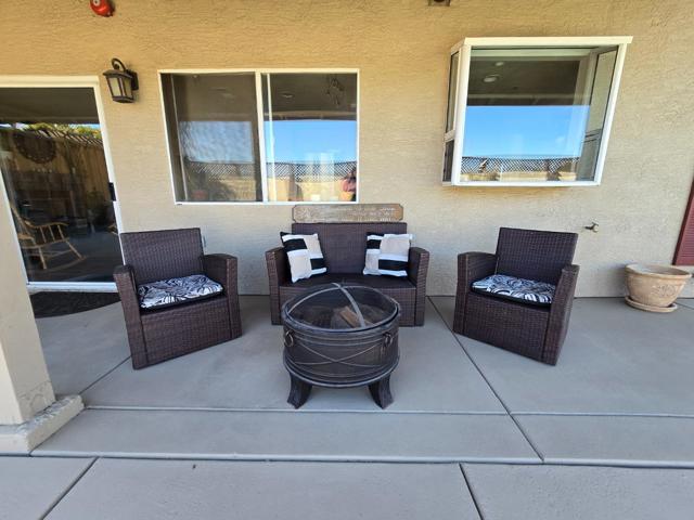 148 Greenbriar Way, Salinas CA: https://media.crmls.org/mediaz/df252c2e-86da-42c0-83f8-aaf5f4487266.jpg