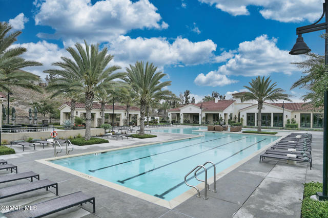 2424 Quartsite Drive, Camarillo CA: https://media.crmls.org/mediaz/df25eba2-dc97-4348-b255-09d10bce1551.jpg