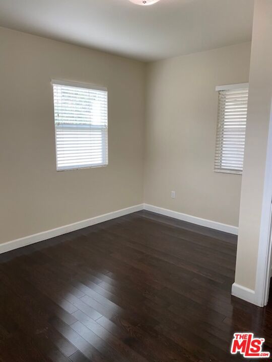 10937 Fairbanks Way, Culver City CA: https://media.crmls.org/mediaz/df2633bf-5cff-4e33-a7f6-55824ea28154.jpg