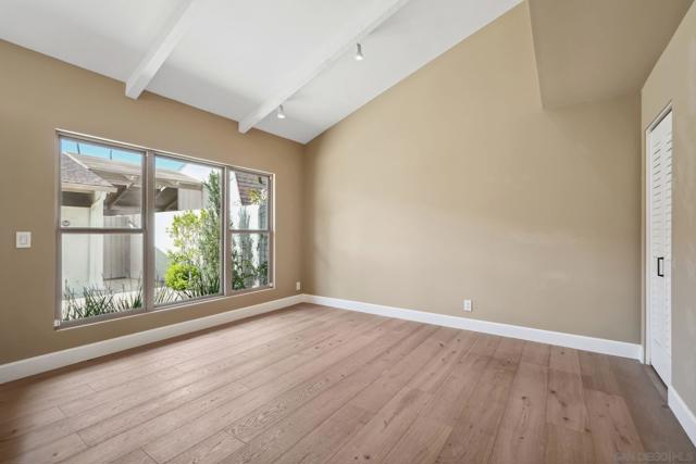 211 Via Osuna, Rancho Santa Fe CA: https://media.crmls.org/mediaz/df26592e-8e97-40df-a2e9-545cd03a90df.jpg