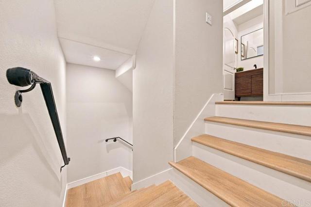 14819 Magnolia Boulevard, 7 photo 11