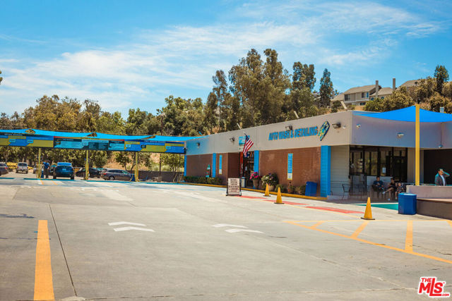 23156 Los Alisos Boulevard, Mission Viejo CA: https://media.crmls.org/mediaz/df26a184-f431-4d5f-80df-bacaaa734c50.jpg