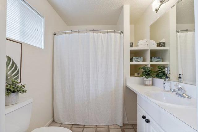 410 35th Avenue, Santa Cruz CA: https://media.crmls.org/mediaz/df26adde-36cc-4833-b37c-e44fb93aedd1.jpg