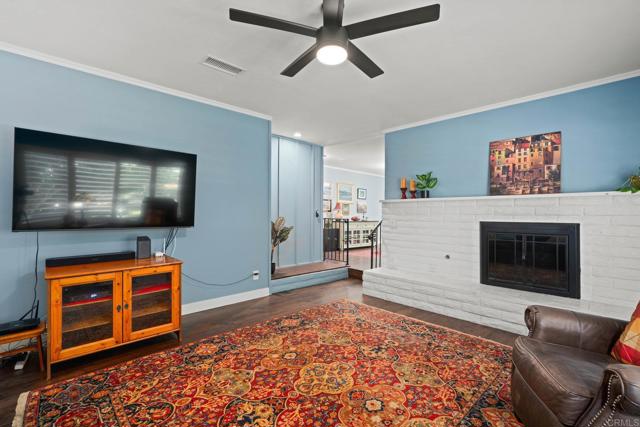 620 Sunset Drive, Vista CA: https://media.crmls.org/mediaz/df27a7fe-dc67-4bc1-98c6-c2f08ec43ab4.jpg