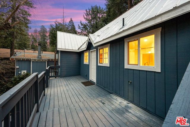 23899 Pioneer Camp Road, Crestline CA: https://media.crmls.org/mediaz/df281710-dbf4-453e-8c33-dbd84b9692fd.jpg