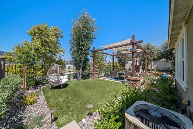 35788 Bay Morgan Lane, Fallbrook CA: https://media.crmls.org/mediaz/df2866da-d345-4672-ad01-863e4c2c85ec.jpg
