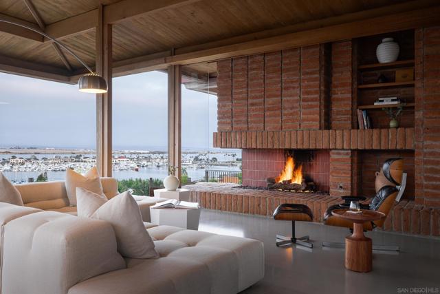 3016 Rogers Street, San Diego CA: https://media.crmls.org/mediaz/df29cf9c-c4bf-4371-bc14-b8c06eb88d47.jpg