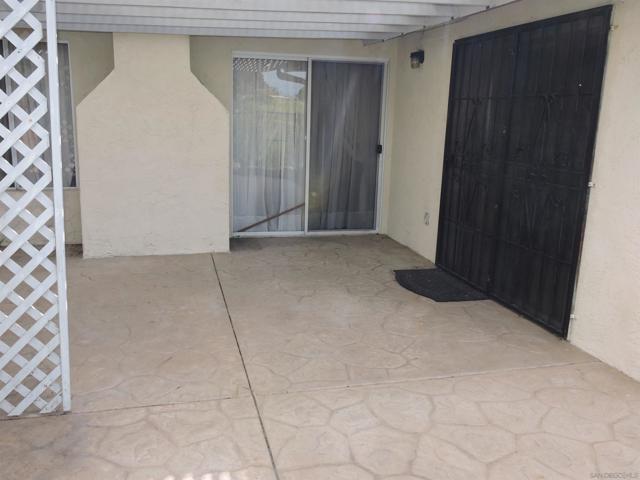 3164 W Fox Run Way, San Diego CA: https://media.crmls.org/mediaz/df29db96-deb6-4ee8-b228-a99bdea5675b.jpg