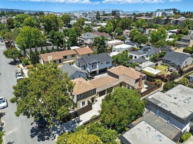 946 Laguna Avenue, Burlingame CA: https://media.crmls.org/mediaz/df2b06f3-4ed7-4807-af80-83c1ea8e1e5e.jpg