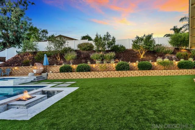 13533 Mora Cir, Poway CA: https://media.crmls.org/mediaz/df2b3a5a-7319-4519-a7d7-c271886c2170.jpg