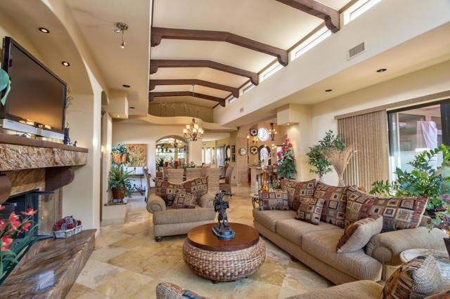77170 Casa Del Sol, La Quinta CA: https://media.crmls.org/mediaz/df2b9c77-f256-4d49-a1a0-3a8f79c879de.jpg