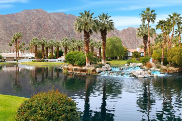 79798 Olympia, La Quinta CA: https://media.crmls.org/mediaz/df2bb0aa-faa7-4036-97cf-f21b9af2b2a3.jpg