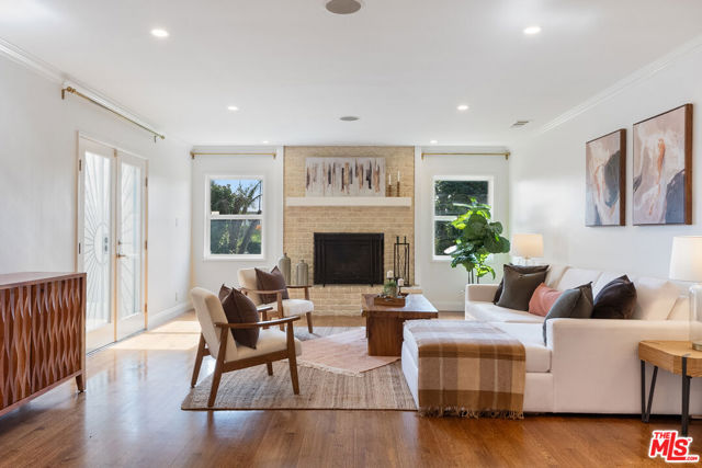 4180 Mount Vernon Drive, View Park CA: https://media.crmls.org/mediaz/df2bd12b-71cd-4c2c-821e-fd27bf50f716.jpg