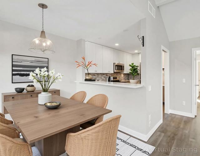 2422 Caminito Ocean Cv, Cardiff by the Sea CA: https://media.crmls.org/mediaz/df2be05a-aa03-4fdd-838e-b107b96f29c4.jpg